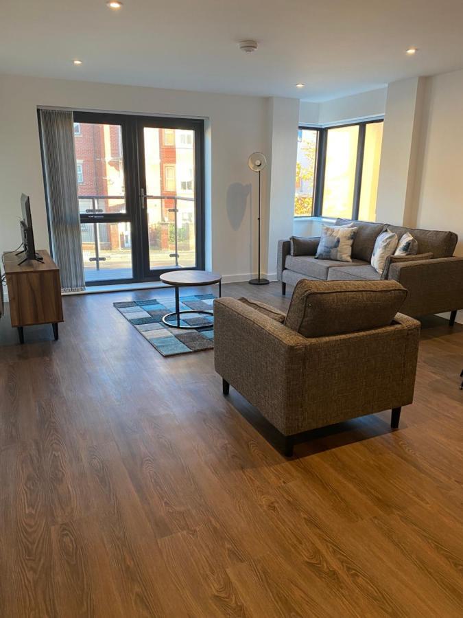 Icona - Brand New City Centre Apartment York Bagian luar foto