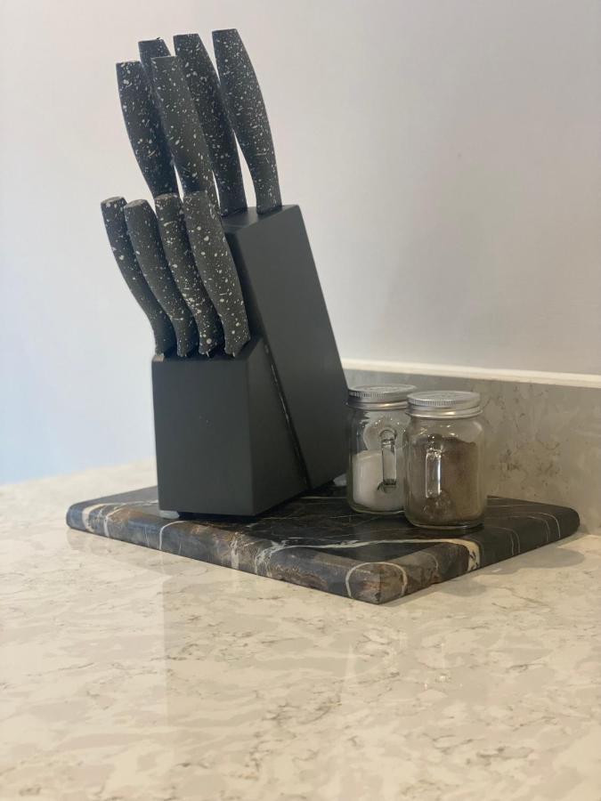 Icona - Brand New City Centre Apartment York Bagian luar foto